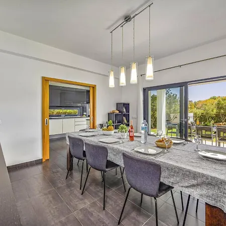 Villa Casa Joana By *